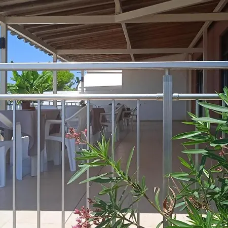 Lemonis House