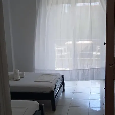 Lemonis House *
